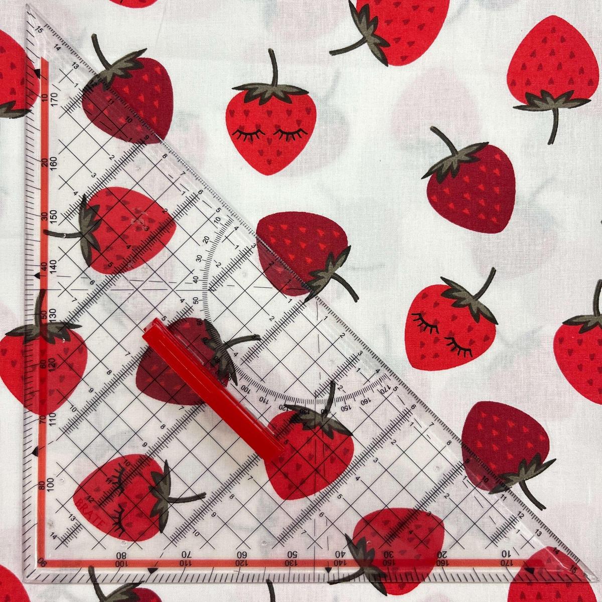 Coupon 100 % Coton 1m x 1m20 - Fraises - 7,77 €-Boutique MyTissus Marckolsheim Alsace