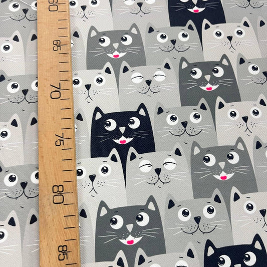 Tissu Impression Numérique - Chats Heureux Coeur pour Déco et Mode - Boutique MyTissus Marckolsheim Alsace