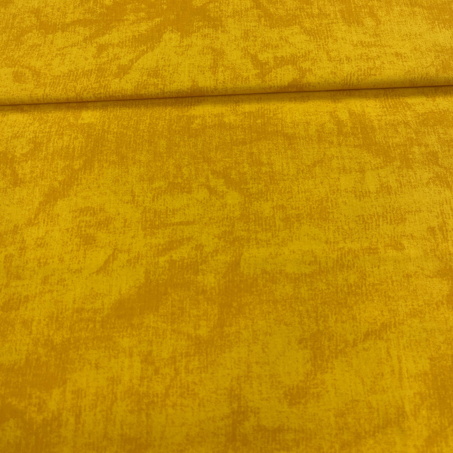 Tissu Popeline de Coton 240cm - Faux Uni Jaune Fond de Patchwork - MyTissus pour Déco et Mode - Boutique MyTissus Marckolsheim Alsace