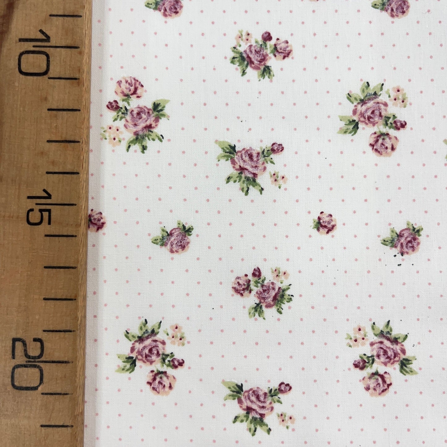 Coupon Patchwork Mytissus® - Bouquet Roses Vintage Lilas Tissu Coton MYTISSUS