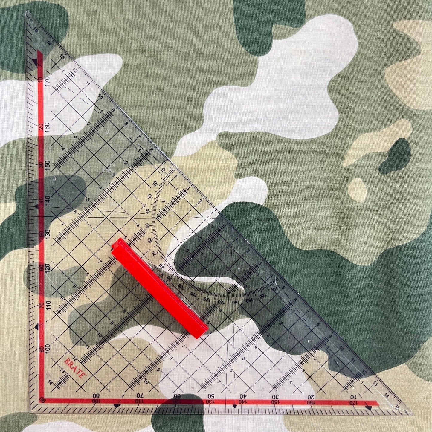 Le Coupon 120x100 Mytissus® - Camouflage Vert Tissu Coton MYTISSUS