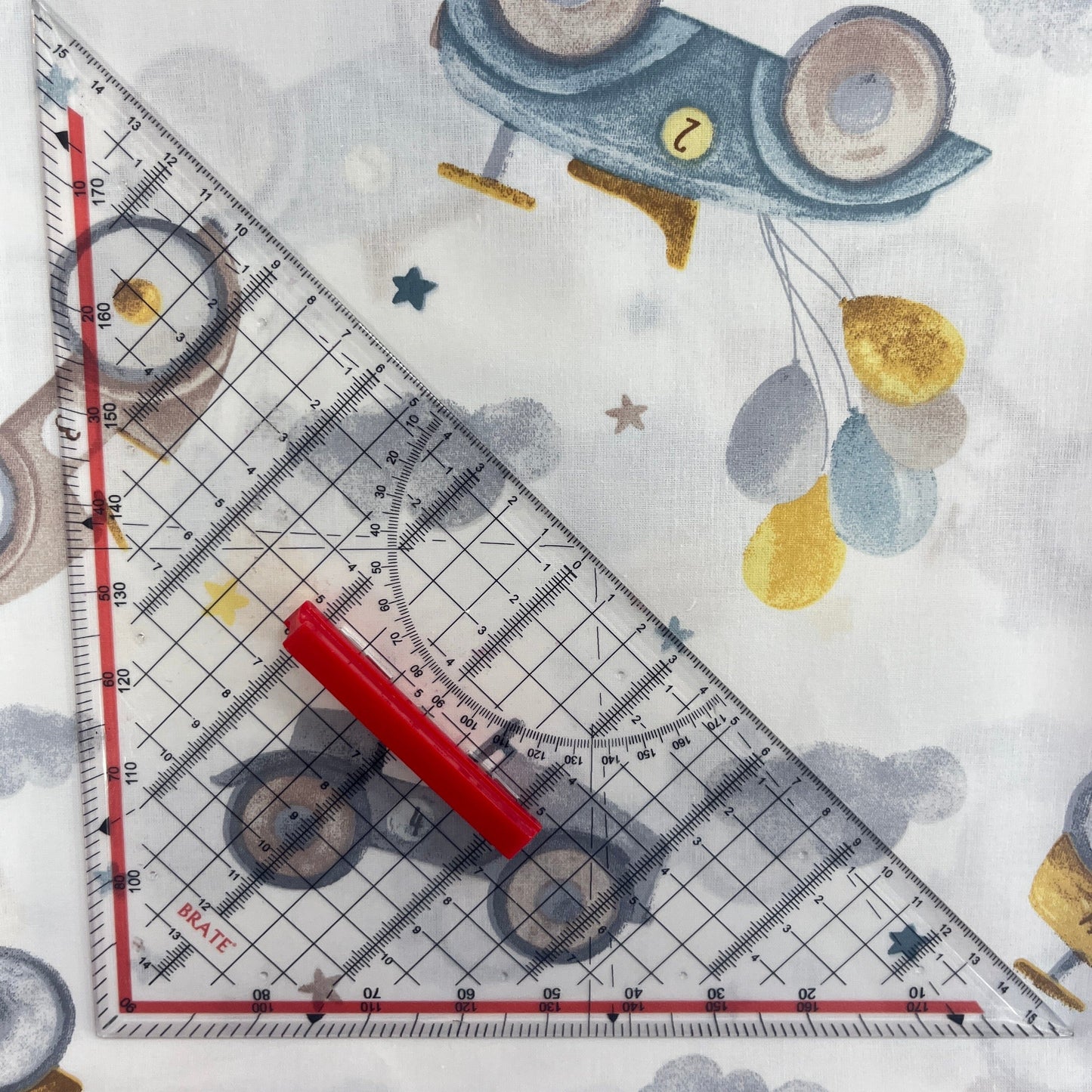 Le Coupon 120x100 Mytissus® - Voitures Vintage Anciennes Tissu Coton MYTISSUS