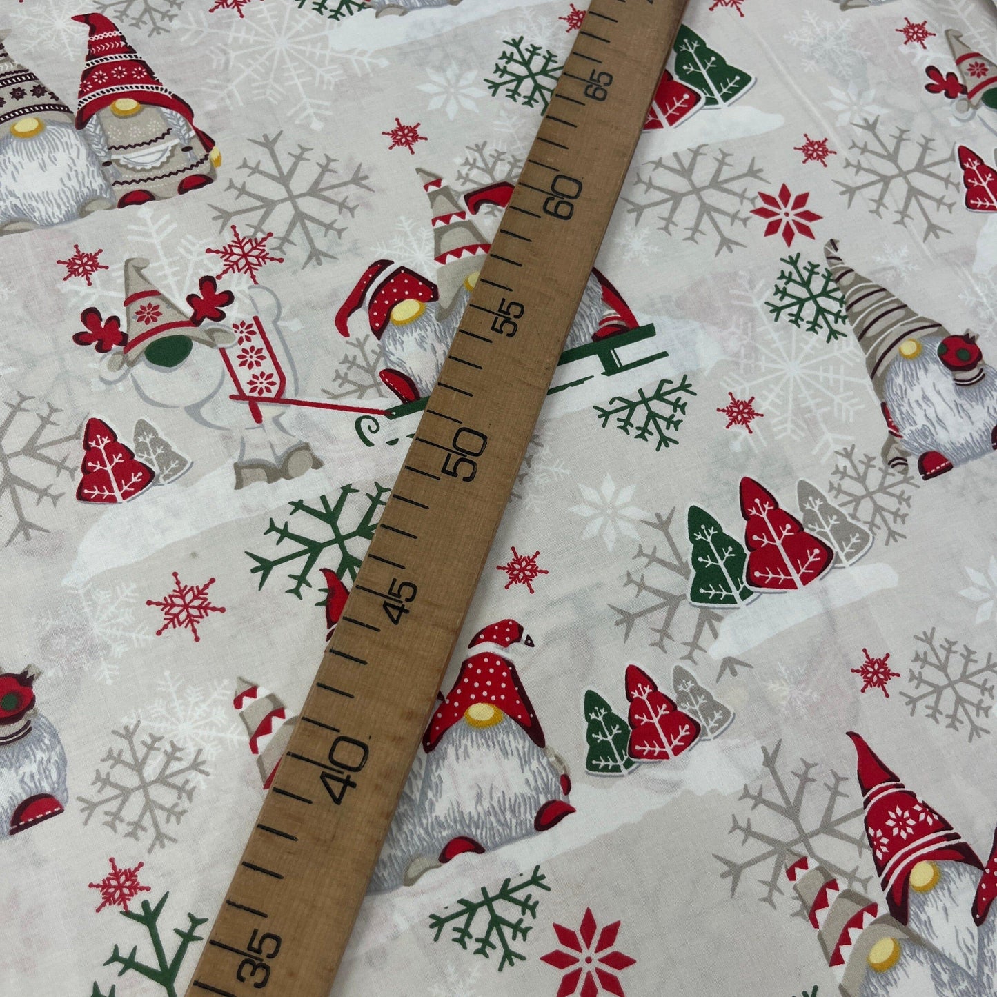 Popeline 100 % Coton Mytissus® - Gnomes Noël Beige - MYTISSUS