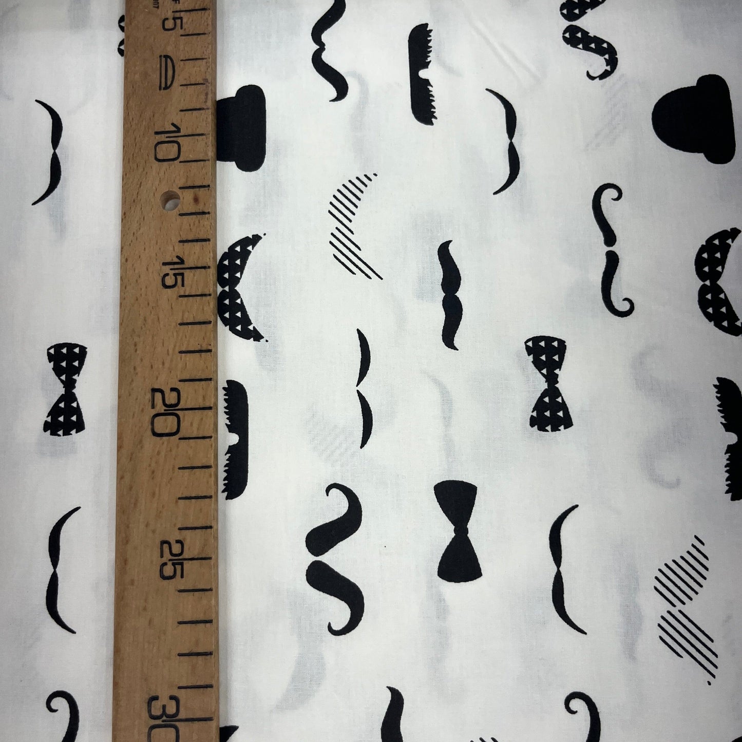 Popeline 100 % Coton Mytissus® - Monsieur Moustache Tissu Coton MYTISSUS