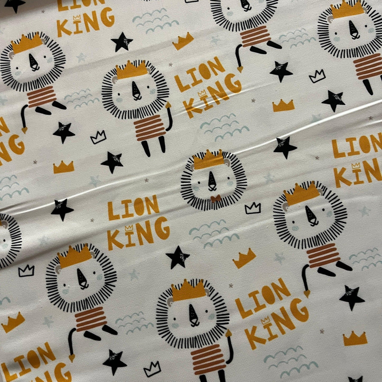 Tissu Impression Numérique - Le Drôle de Lion - MYTISSUS