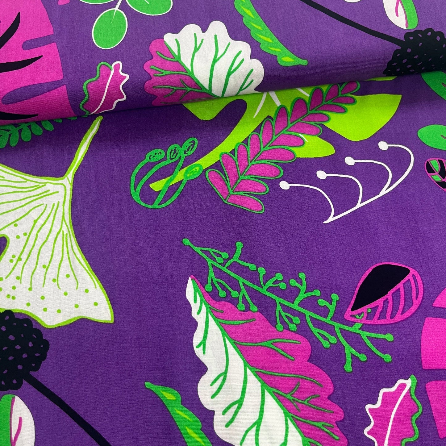 Tissu Viscose Premium - Feuillages Violet MYTISSUS