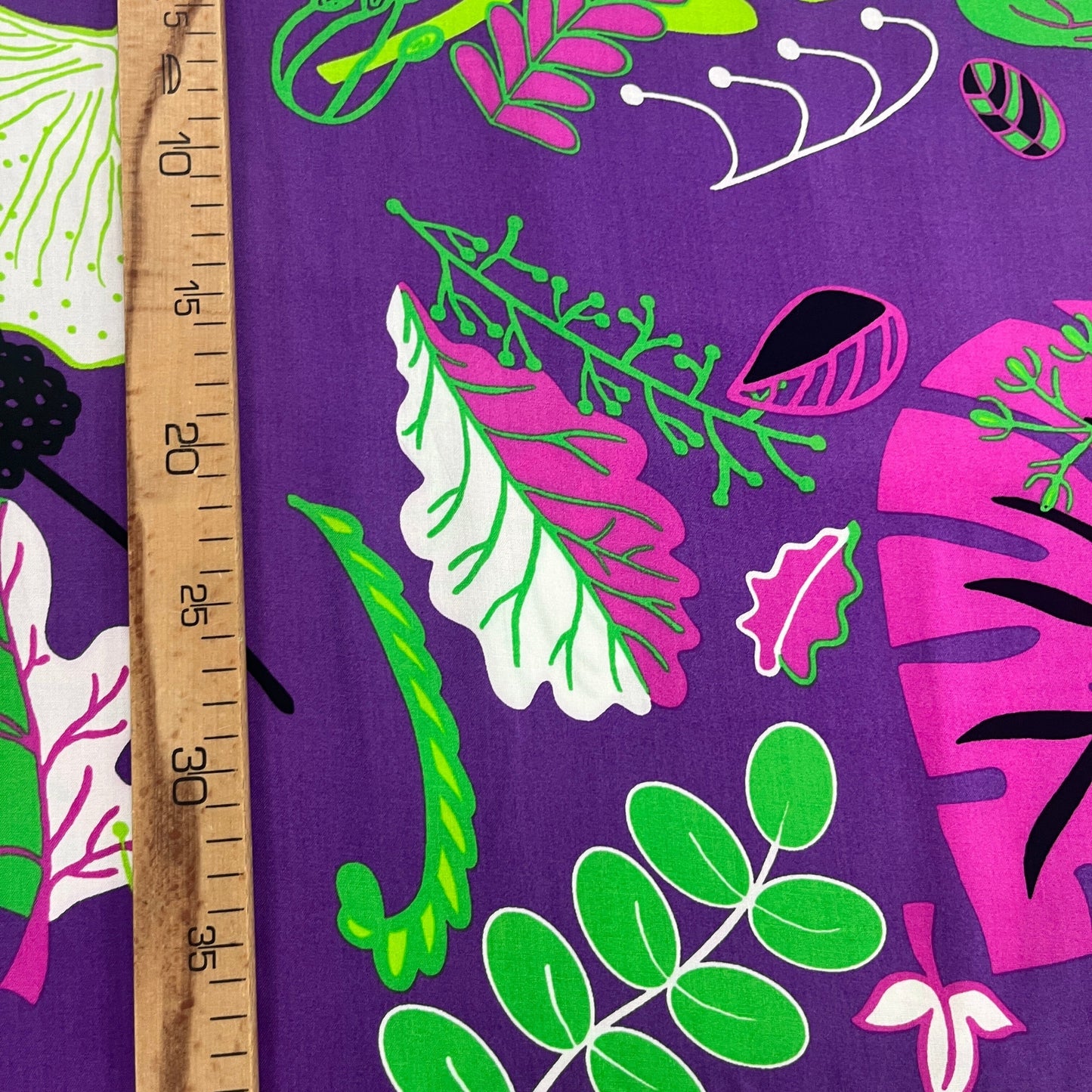 Tissu Viscose Premium - Feuillages Violet MYTISSUS