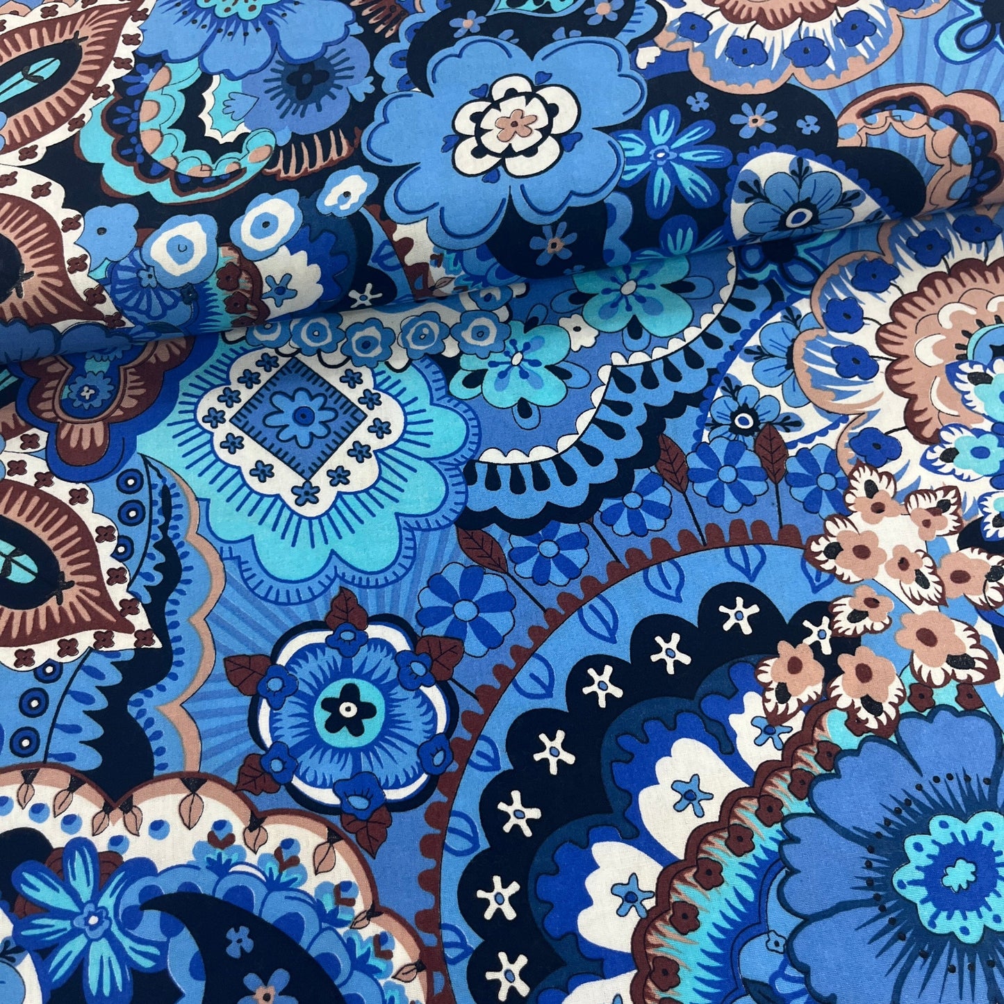 Tissu Viscose Premium - Flowers & Colors Bleu MYTISSUS