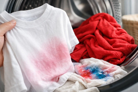Pourquoi un tissu déteint et comment l’éviter
