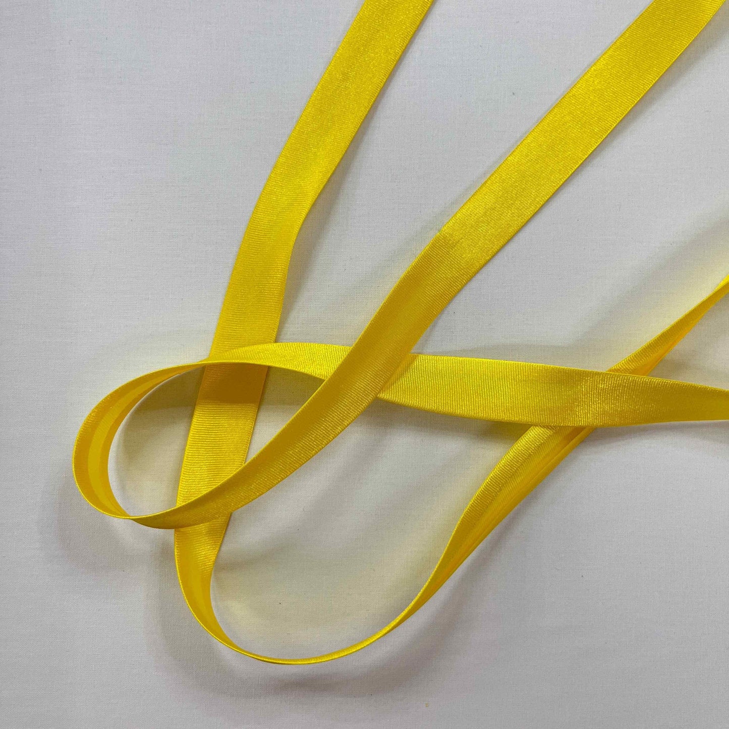 Biais Satin Brillant 20mm - Qualité Couture Professionnelle - Au Mètre-BIAIS-MYTISSUS-Jaune Clair-MYTISSUS