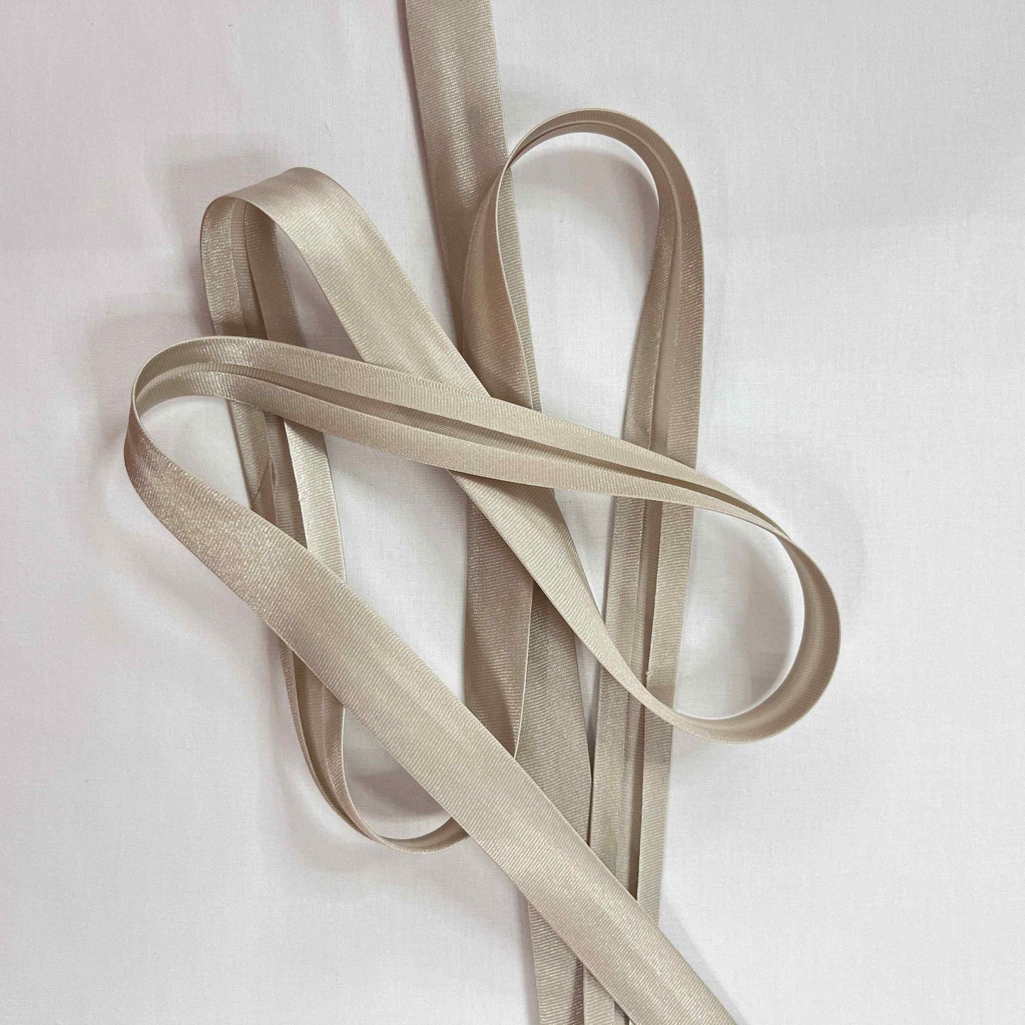 Biais Satin Brillant 20mm - Qualité Couture Professionnelle - Au Mètre-BIAIS-MYTISSUS-Taupe-MYTISSUS