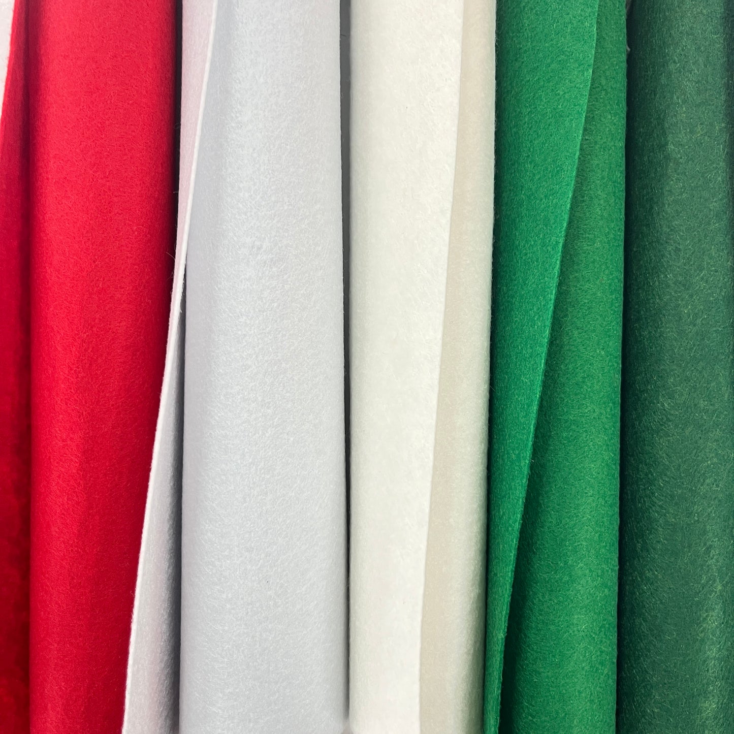 Lot de 5 Coupons de Feutrine Fine 1,5 mm - Couleurs Traditionnelles Noël