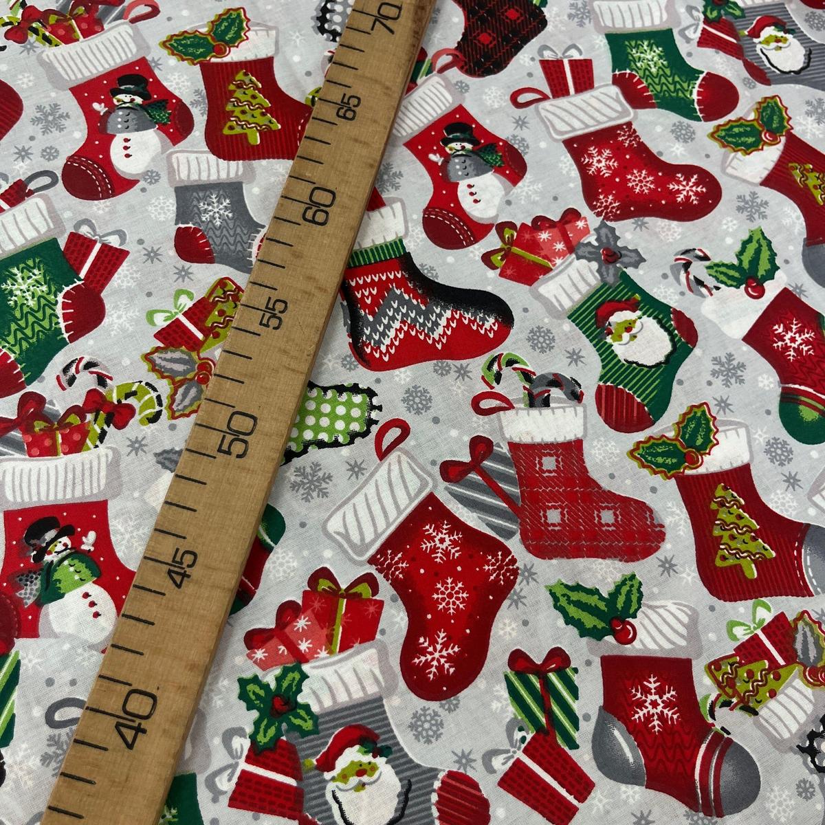 Tissu Popeline de Coton 240cm - Chaussettes Père Noël - MyTissus pour Déco et Mode - Boutique MyTissus Marckolsheim Alsace