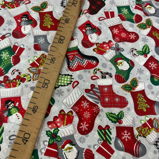 Tissu Popeline de Coton 240cm - Chaussettes Père Noël - MyTissus pour Déco et Mode - Boutique MyTissus Marckolsheim Alsace