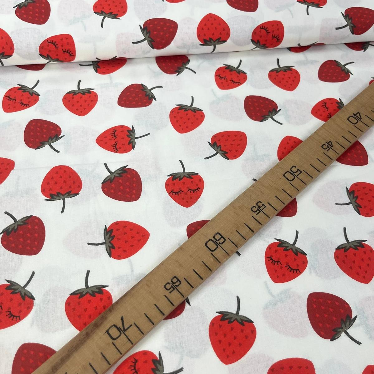 Tissu Popeline de Coton 240cm - Fraises Gourmandes - MyTissus pour Déco et Mode - Boutique MyTissus Marckolsheim Alsace