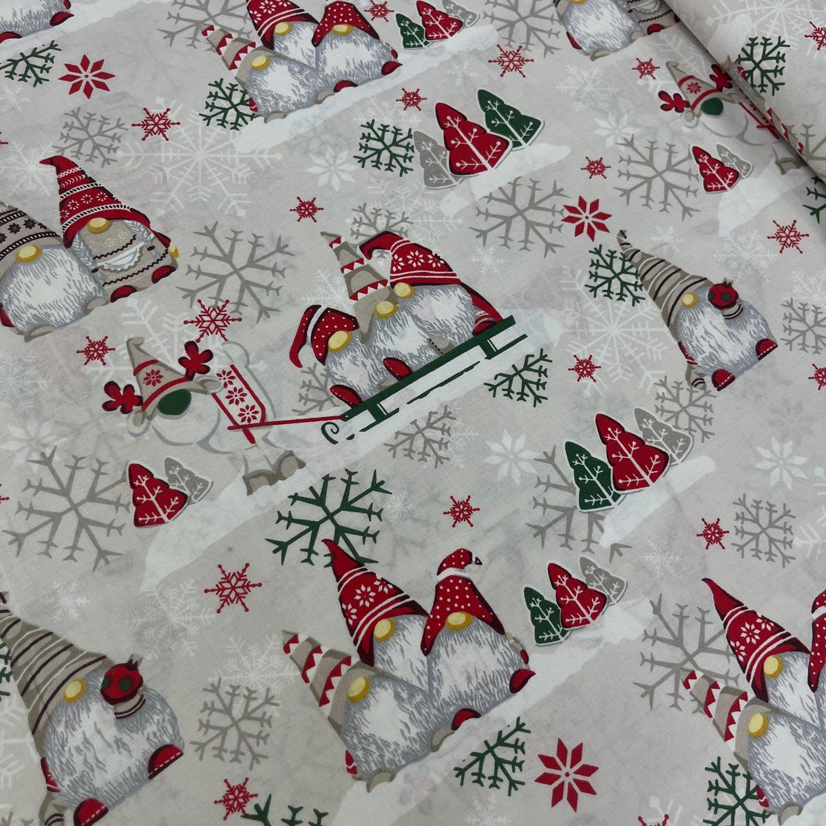 Tissu Popeline de Coton 240cm - Gnomes Noël Fond Beige - MyTissus pour Déco et Mode - Boutique MyTissus Marckolsheim Alsace