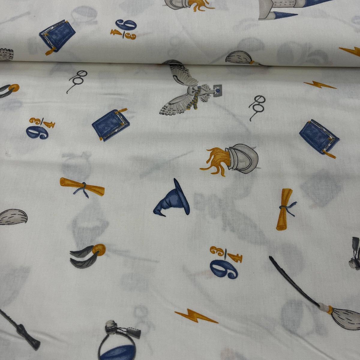 Tissu Popeline de Coton 240cm - Le Monde des Sorciers - MyTissus pour Déco et Mode - Boutique MyTissus Marckolsheim Alsace