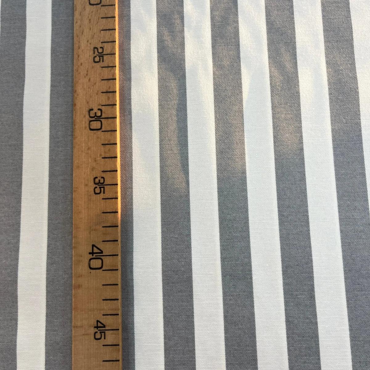 Toile Déperlante Premium - Rayures Fines Grises pour Déco et Mode - Boutique MyTissus Marckolsheim Alsace