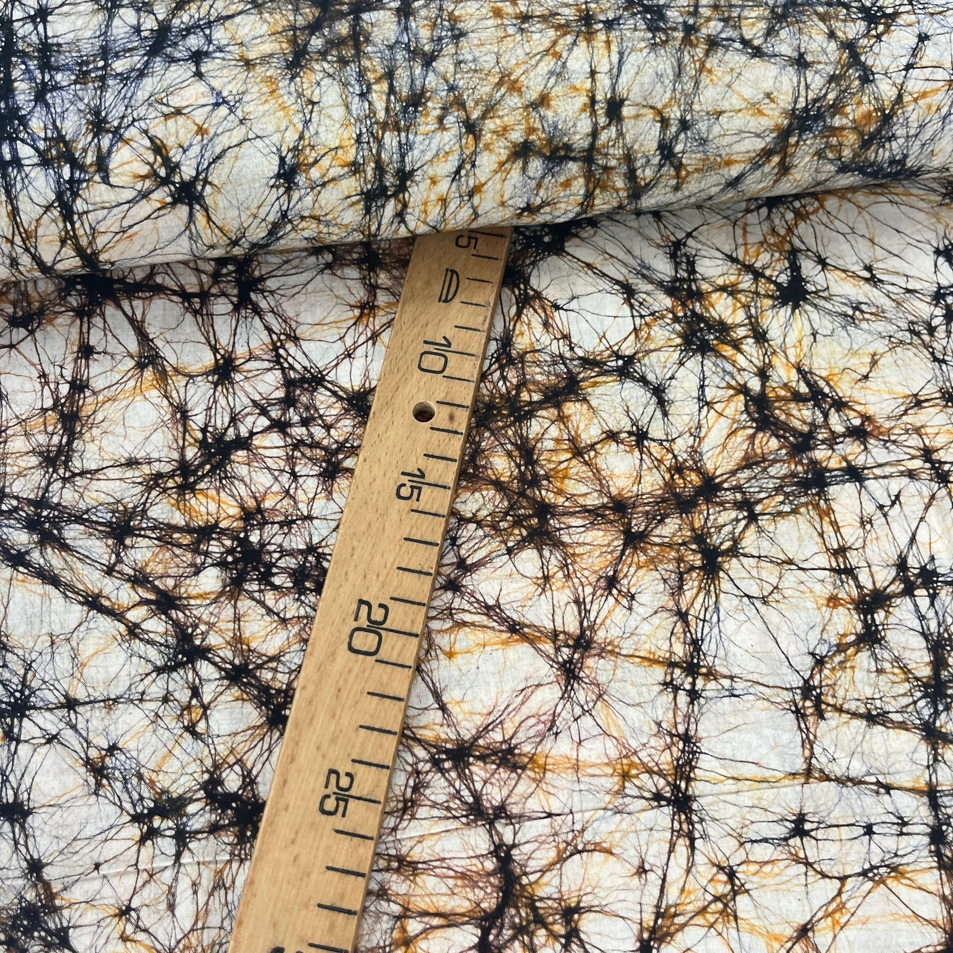 Batik Marbre Noir et Beige - Teinture Main MYTISSUS 