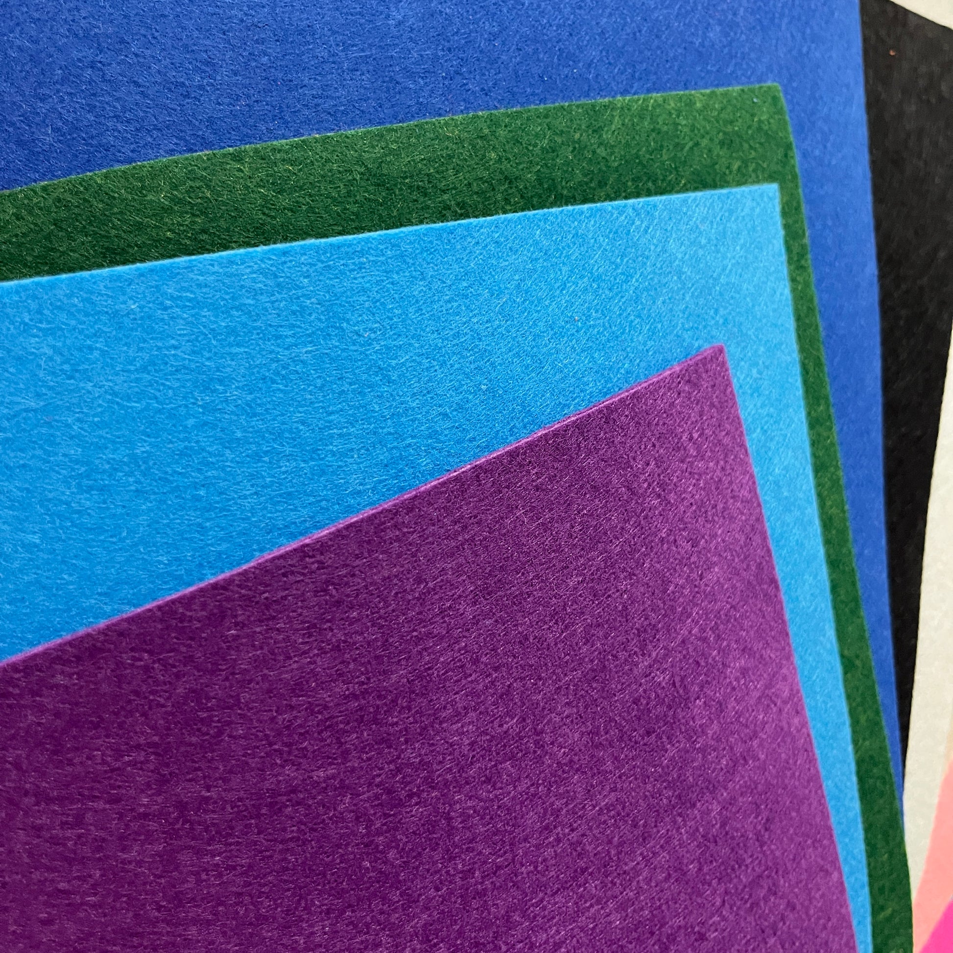 box-feutrine-3mm-rigide-mytissus-12-21-coloris-coupe-carre-30x30-epaisseur