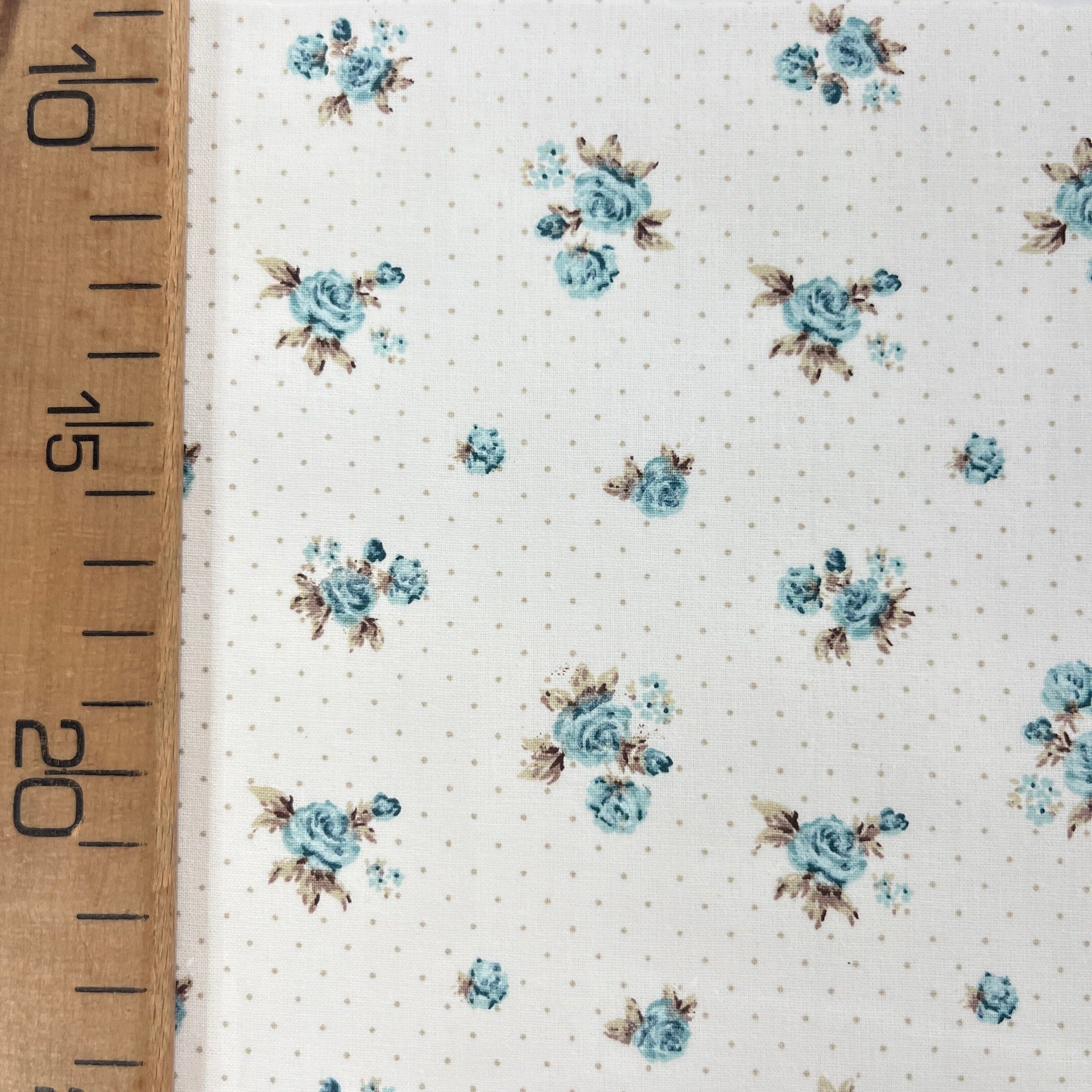 Coupon Patchwork Mytissus® - Bouquet Roses Vintage Bleu Tissu Coton MYTISSUS 