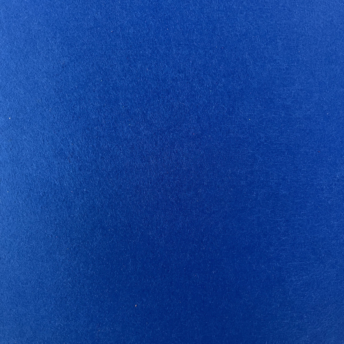 Feutrine épaisse rigide 3mm coloris bleu roi cobalt au mètre - MyTissus Alsace