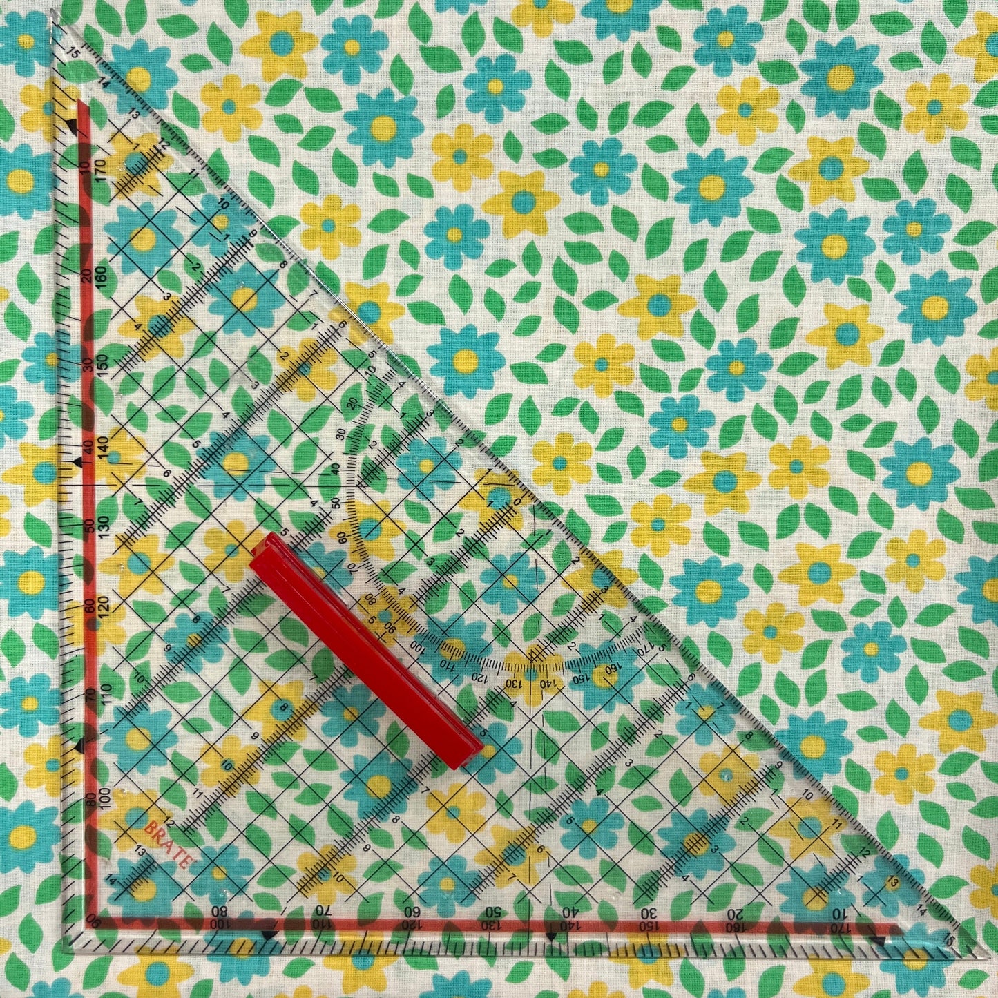 Le Coupon 120x100 Mytissus® - Fleurs Jaunes Tissu Coton MYTISSUS 