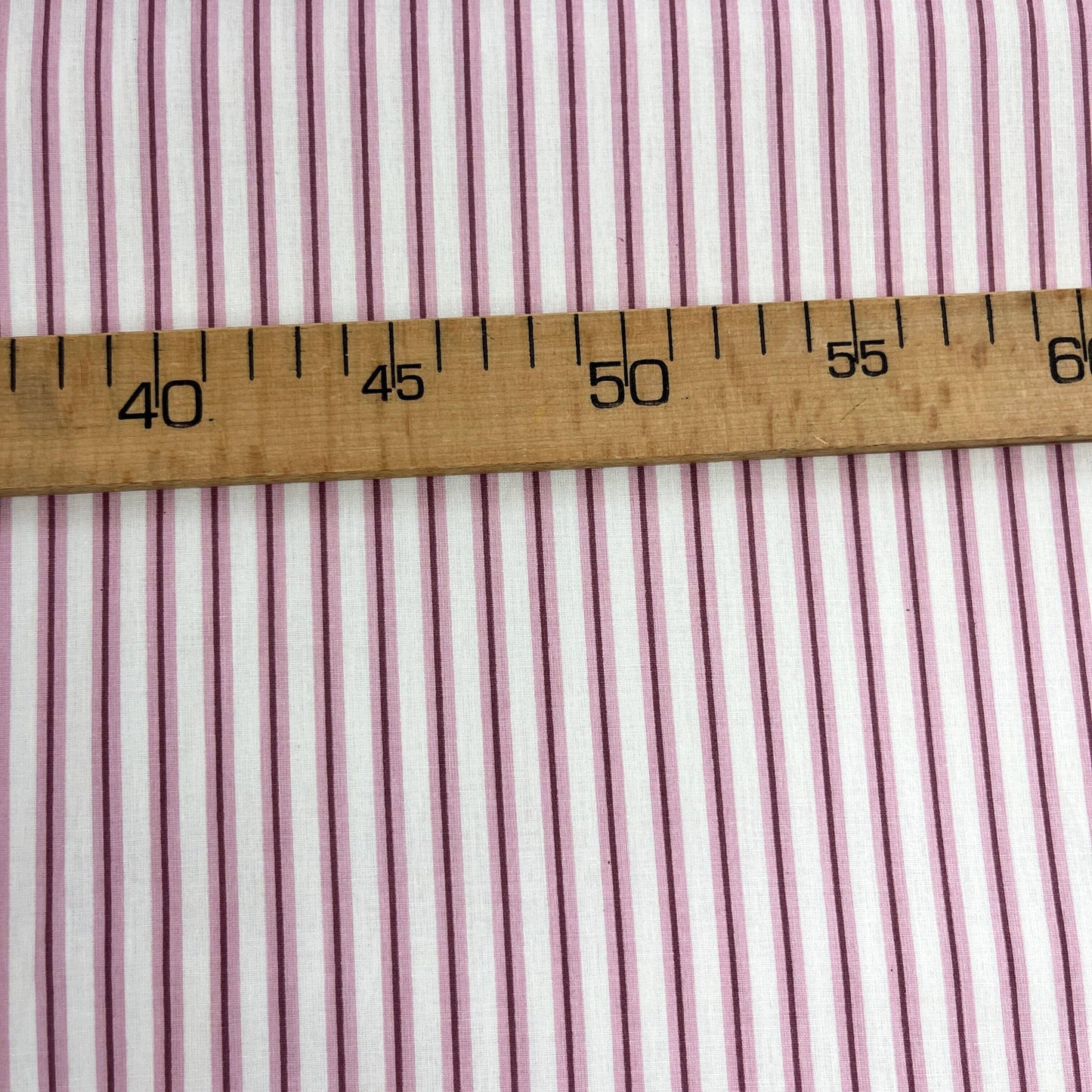 Popeline 100 % Coton Mytissus® - Fines Rayures Bordeaux Tissu Coton MYTISSUS 