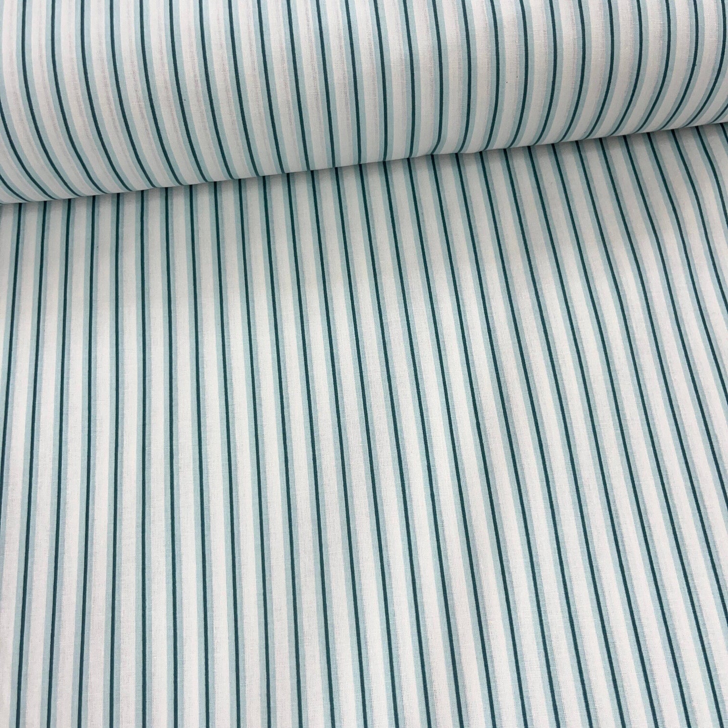Popeline 100 % Coton Mytissus® - Fines Rayures Vertes Tissu Coton MYTISSUS 