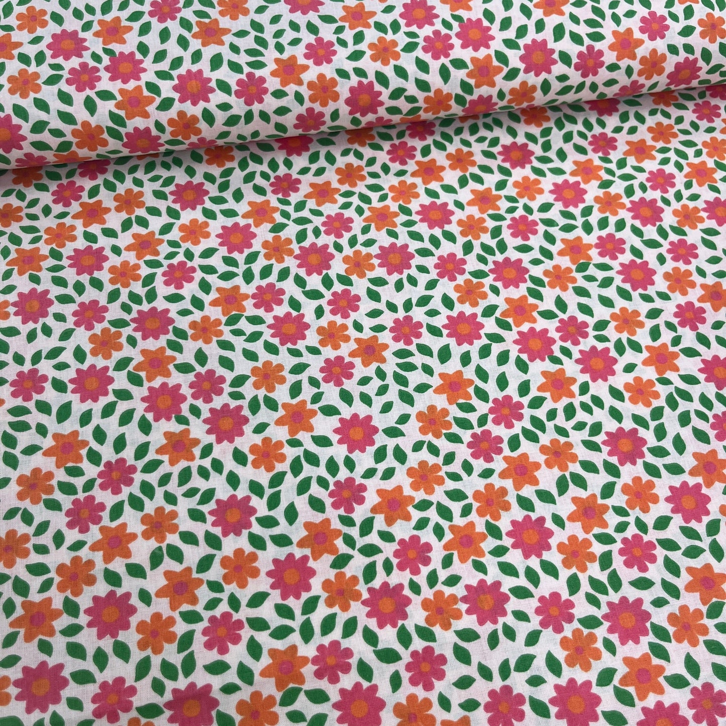 Popeline 100 % Coton Mytissus® - Fleurs Colorées Tissu Coton MYTISSUS 