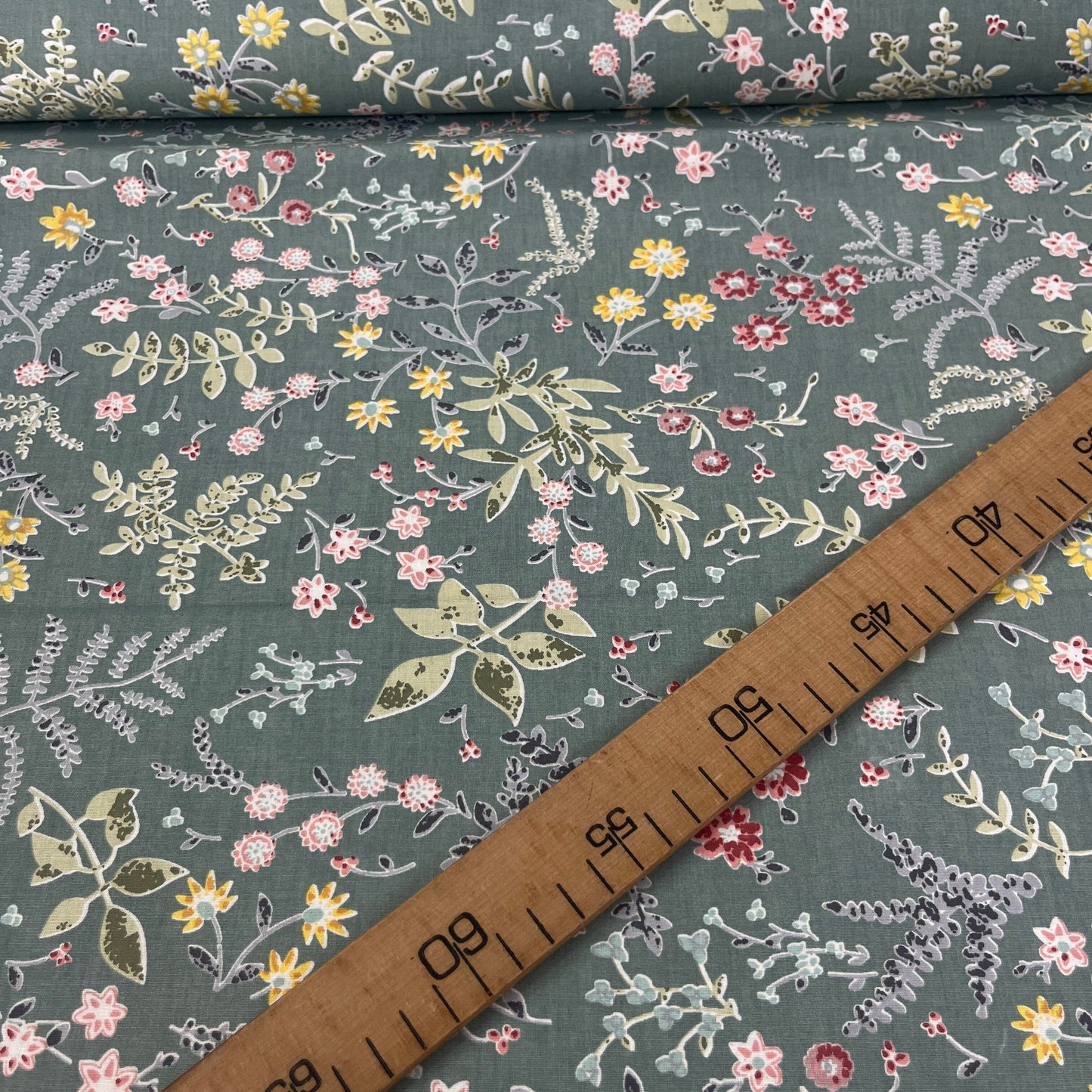 Popeline 100 % Coton Mytissus® - Fleurs sur Fond Sombre Tissu Coton MYTISSUS 