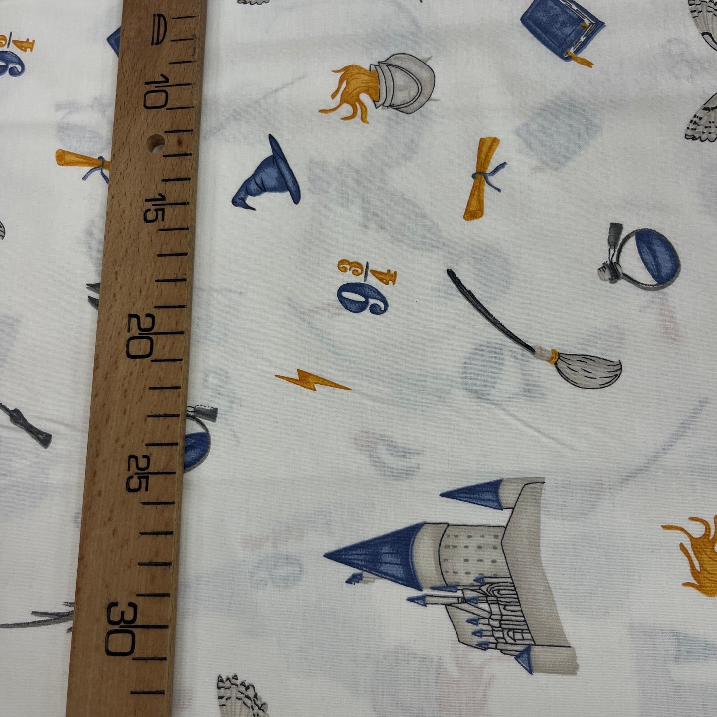 Popeline 100 % Coton Mytissus® - Le Monde des Sorciers Tissu Coton MYTISSUS 