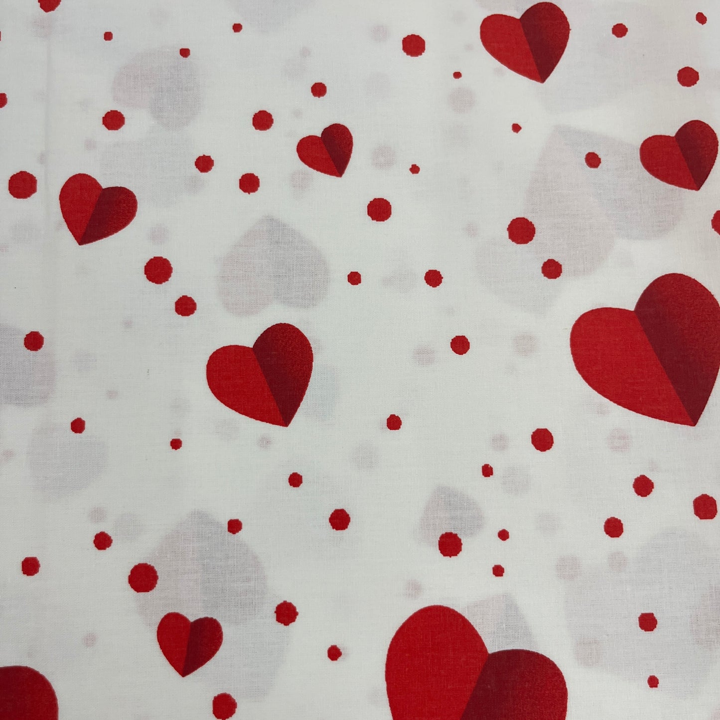 Tissu Popeline Coton 240cm — Cœurs Confettis Rouge Romantique Moderne | Exclusivité MyTissus