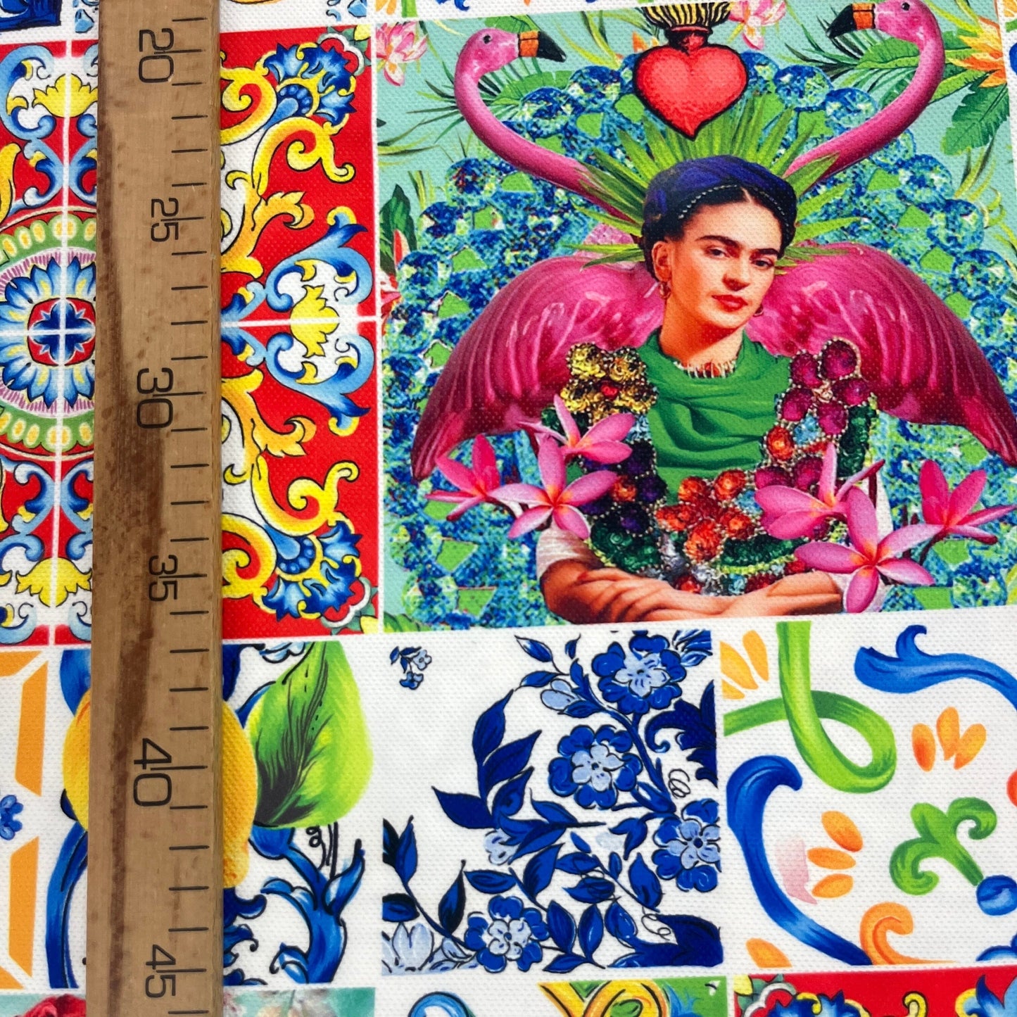 Tissu Impression Numérique - Le Monde de Frida Tissu Ameublement MYTISSUS 