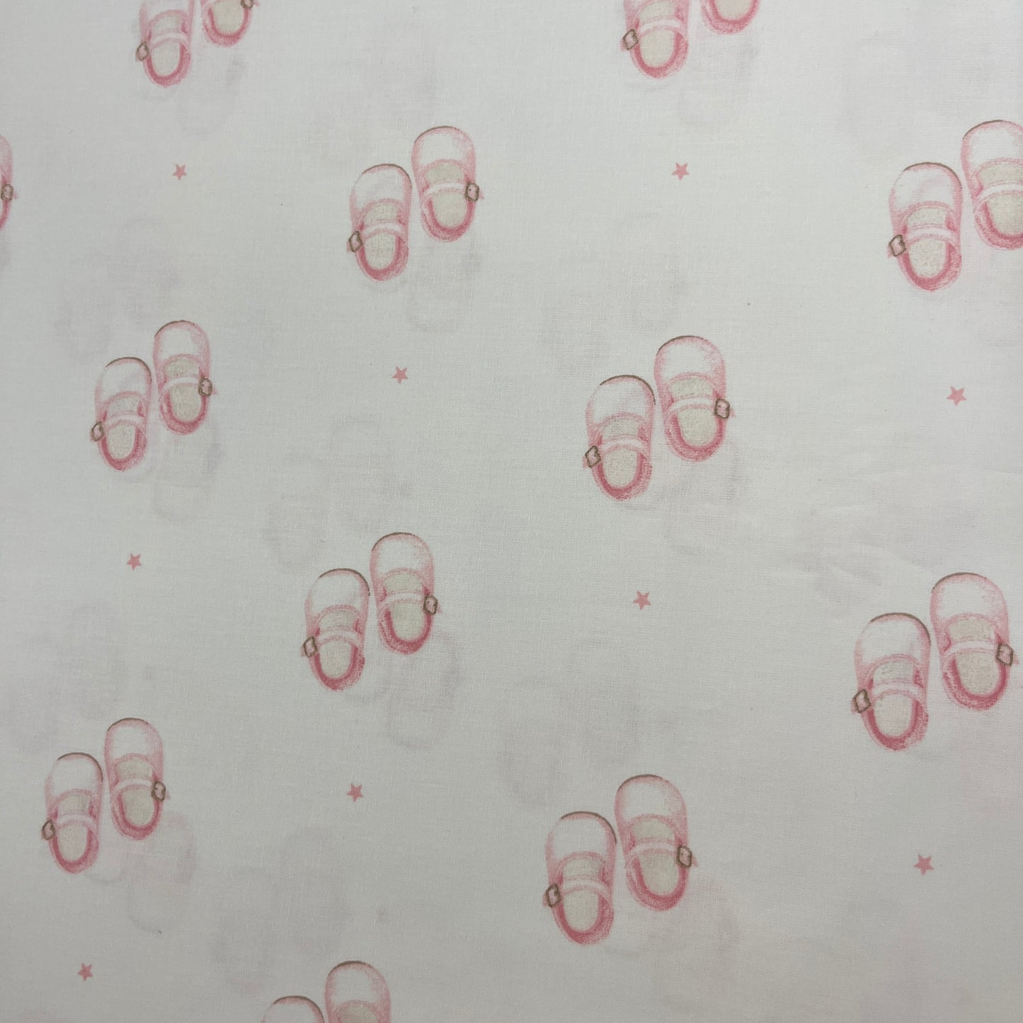 Tissu Popeline Coton 240cm — Babies Shoes Rose Aquarelle Naissance | Exclusivité MyTissus