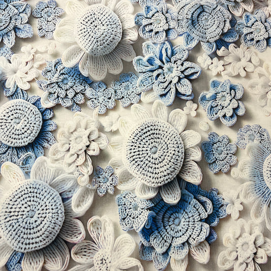 Tissu Popeline Coton 240cm — Fleurs Crochet Indigo Dentelle 5D | Exclusivité MyTissus