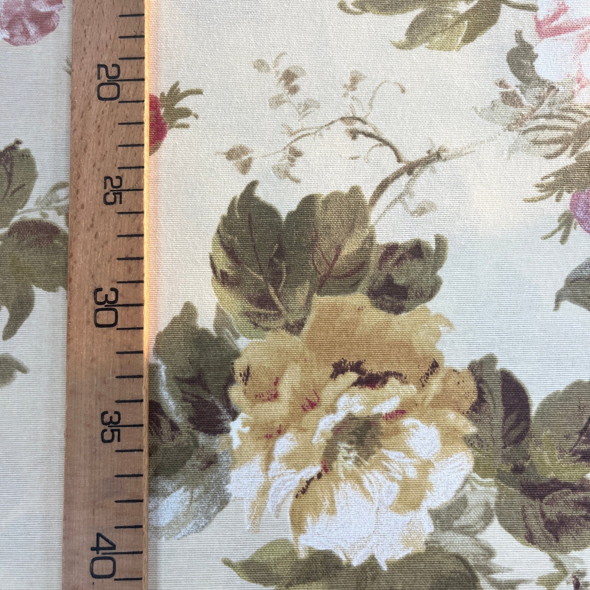 Toile Déperlante Premium - Fleurs Vintage Tissu Ameublement MYTISSUS 