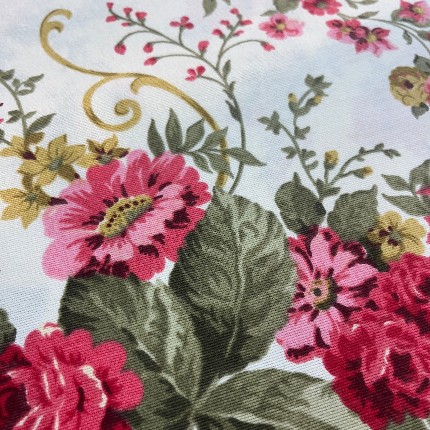 Toile Déperlante Premium - Jardin de Roses Anglaises Tissu Ameublement MYTISSUS 