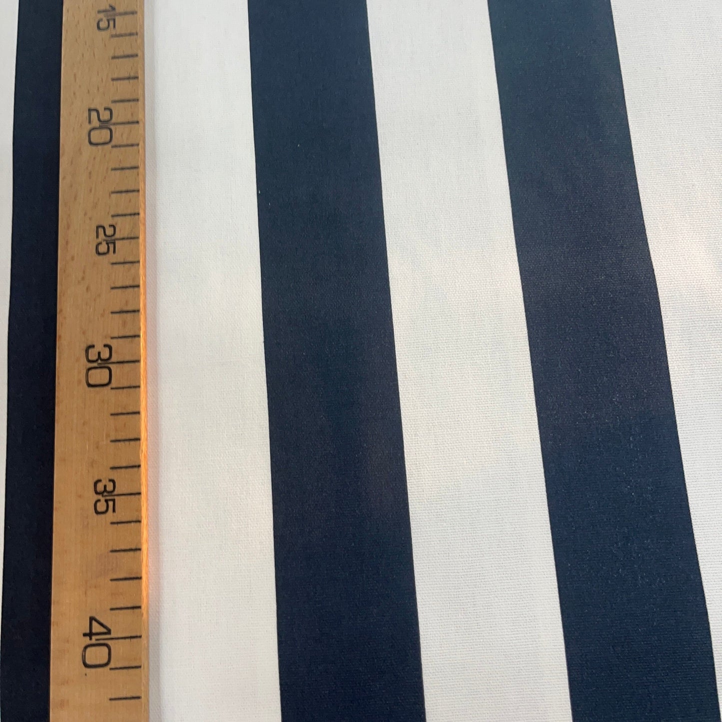 Toile Déperlante Premium - Rayures Marines Tissu Ameublement MYTISSUS 