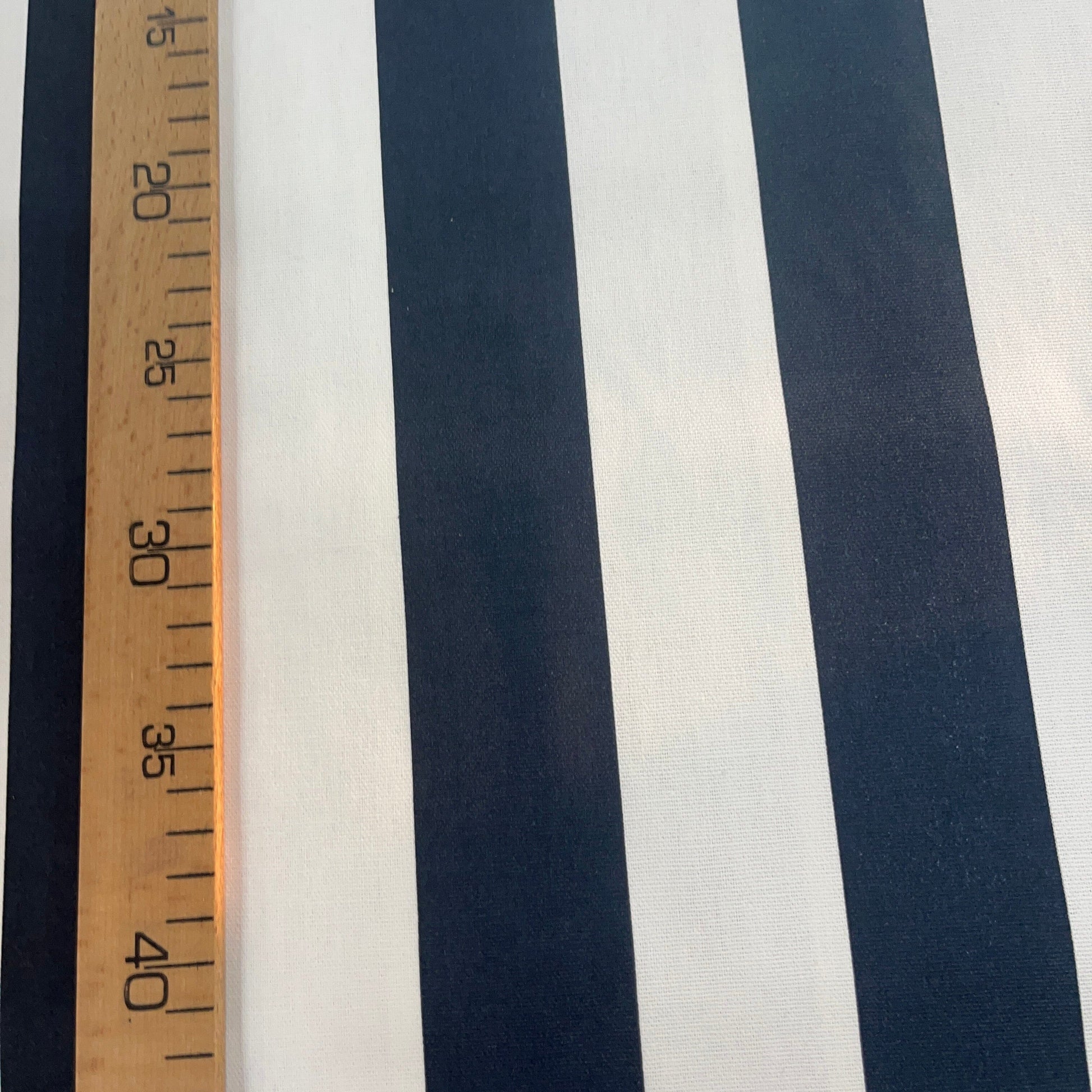 Toile Déperlante Premium - Rayures Marines Tissu Ameublement MYTISSUS 