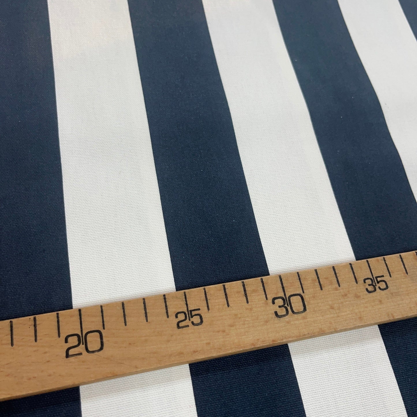 Toile Déperlante Premium - Rayures Marines Tissu Ameublement MYTISSUS 