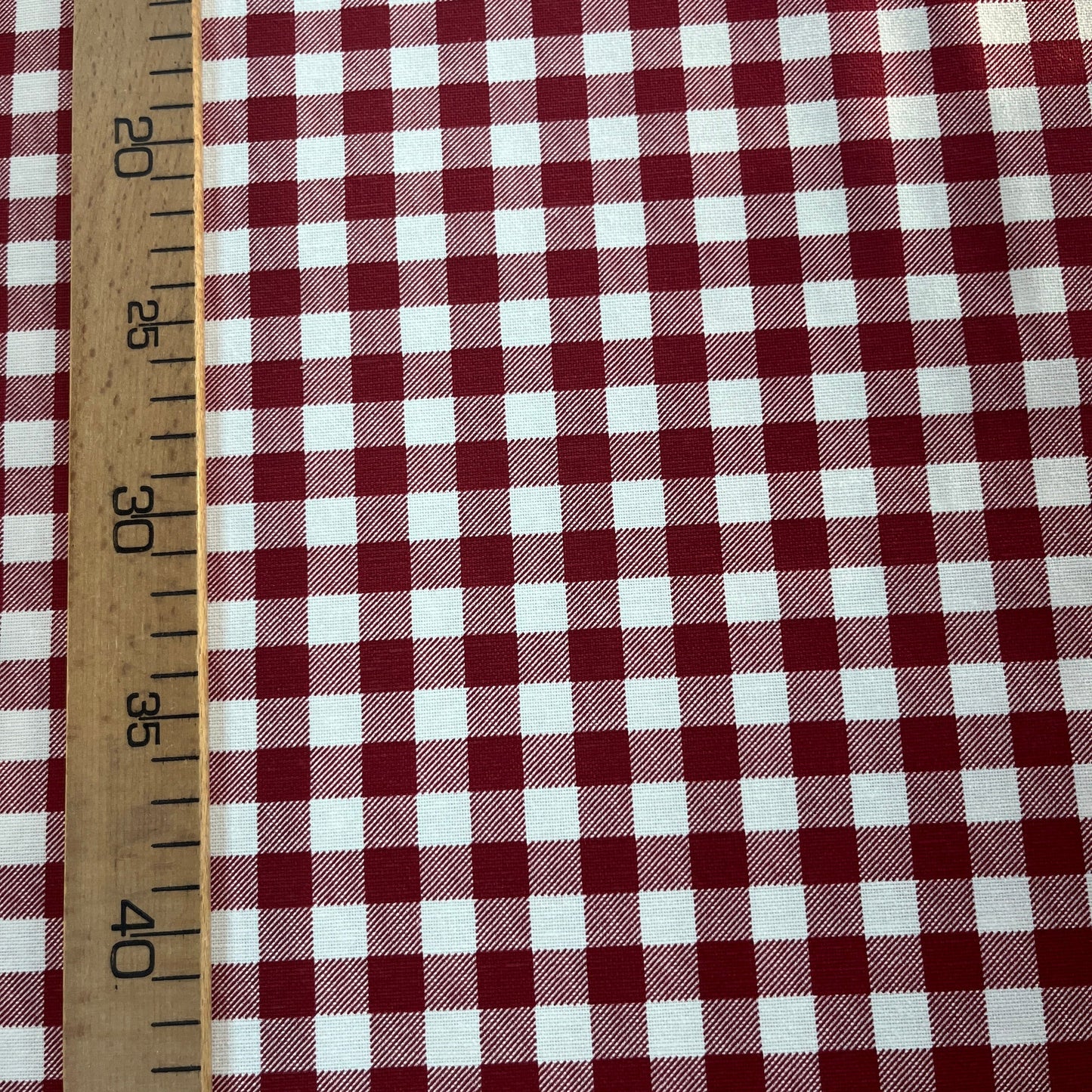 Toile Déperlante Premium - Vichy Rouge Savoie Tissu Ameublement MYTISSUS 