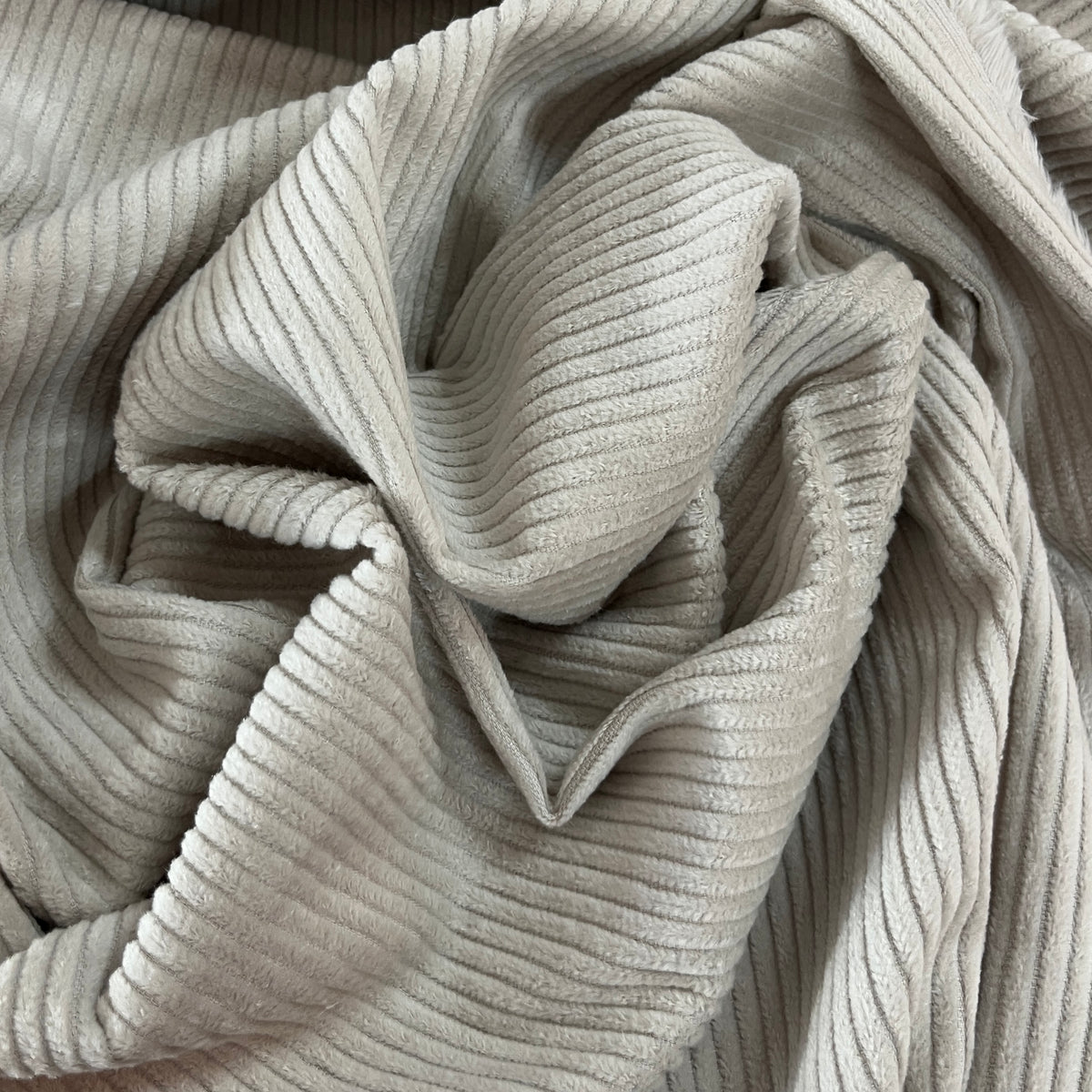 Velours Côtelé Grosses Côtes 4,5W - 100 % Coton Sans Élasthanne - Laize 140 cm